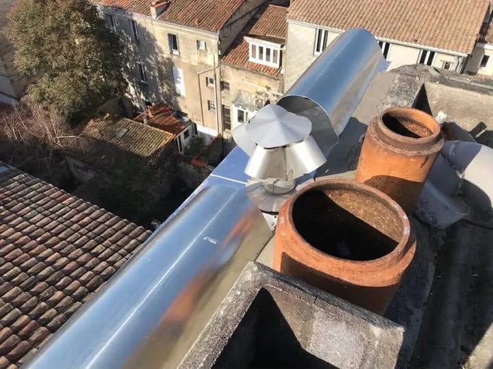 Création d’un capot de cheminée en zinc sur mesure à Pessac